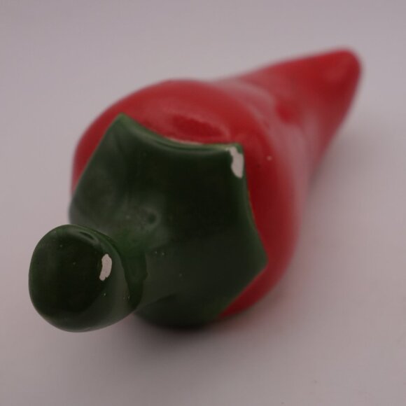 Tabasco Taiwan Ceramic Chili Pepper-Shaped Salt Shaker - Picture 2 of 11